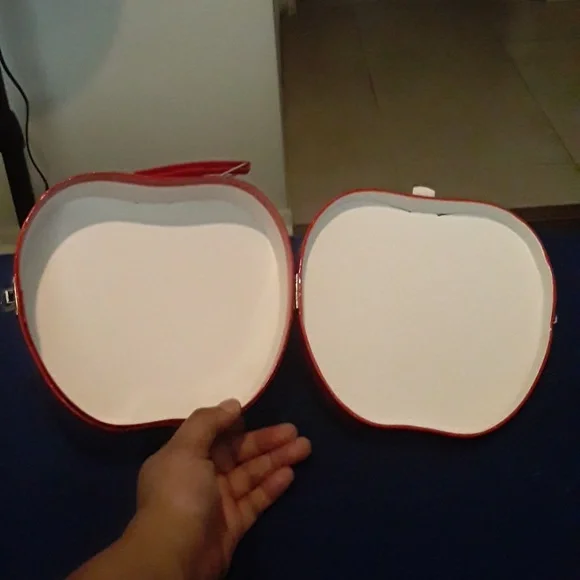 NWOT Apple Bag - Picture 4 of 8